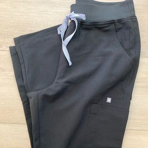 Figs Yola high waisted scrub pants in core color black